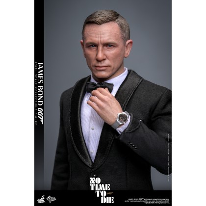 Hot Toys MMS803 No Time To Die 1/6th scale James Bond Collectible